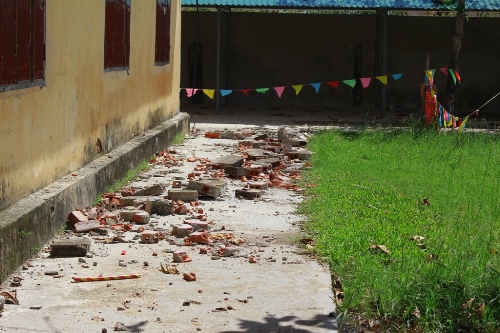 quang binh truong tieu hoc 2 tang xuong cap nhieu hoc sinh phai hoc tam truong muon