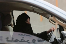phu nu a rap saudi se duoc phep lai xe o to