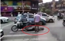 ha noi doi nam nu dieu khien xe may tong cu ong tu vong roi bo chay