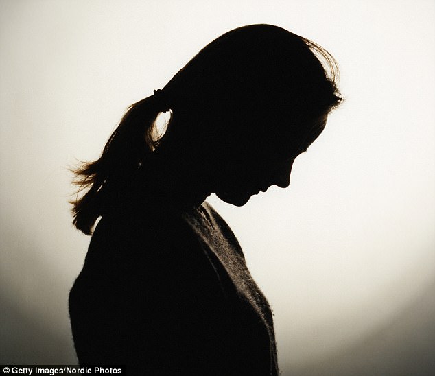 cuong hiep be gai 11 tuoi ten au dam van thoat toi vi ly do nuc cuoi