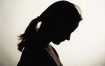 cuong hiep be gai 11 tuoi ten au dam van thoat toi vi ly do nuc cuoi