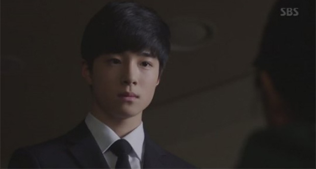 lee jong suk phat dien vi suzy thi ngao dong nghiep thi lao