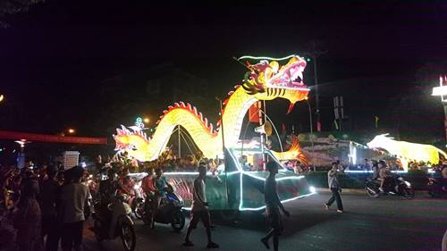 ngam nhung chiec den long khong lo o tuyen quang