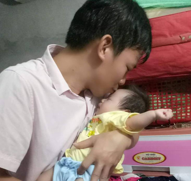 be gai 2 thang tuoi bi bo roi o nghe an da duoc nhan nuoi