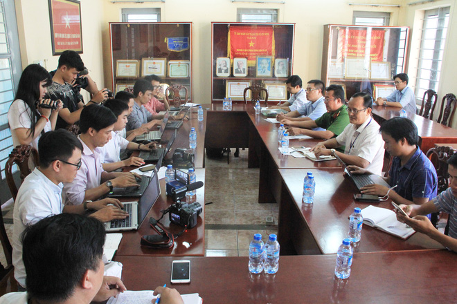 vu 2 co gai bi dua vao trung tam ho tro xa hoi vi khong mang giay to ubnd phuong nhan sai cong an phuong khong sai