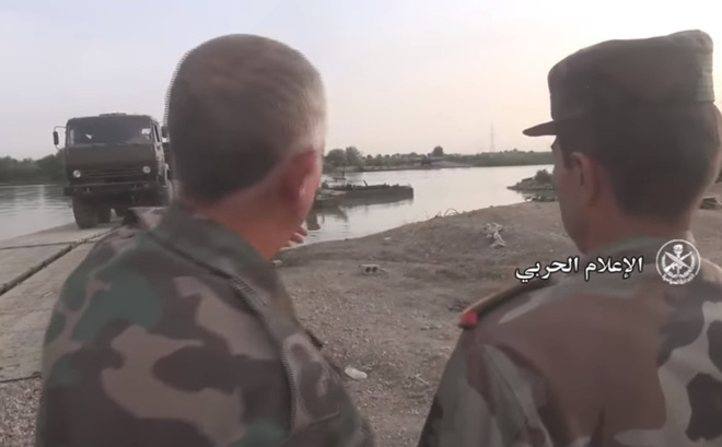 nong qd syria tung nam dam thep su doan co gioi vuot euphrates thoc vao deir ezzor