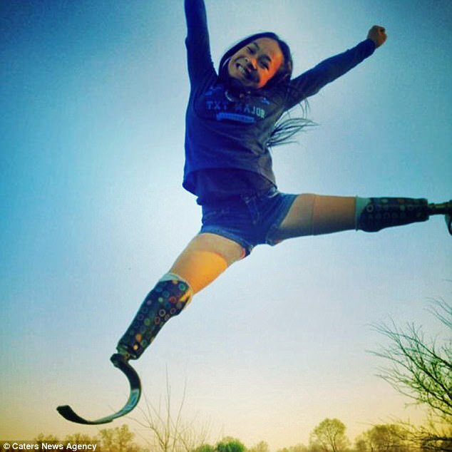 bo me om bom tu sat khien con tat nguyen co be goc viet vuot nghich canh tro thanh hy vong paralympic cua my