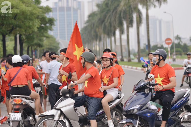 doan the thao da ve den viet nam nhung di loi rieng nhieu cdv buon ba vi khong duoc gap doi tuyen