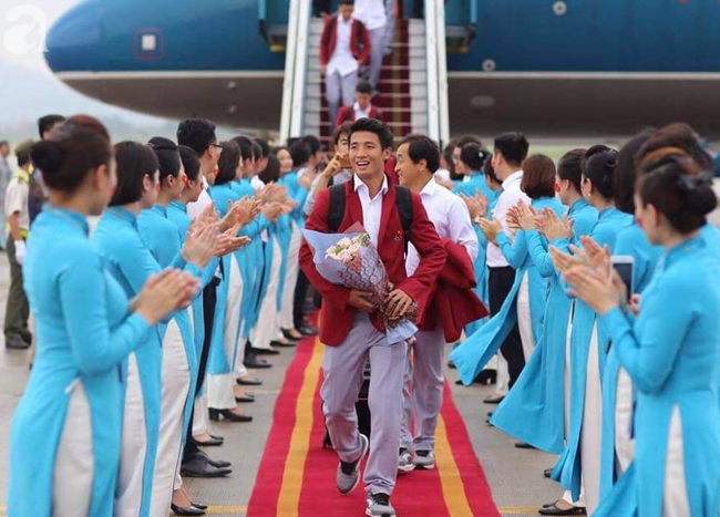 doan the thao da ve den viet nam nhung di loi rieng nhieu cdv buon ba vi khong duoc gap doi tuyen