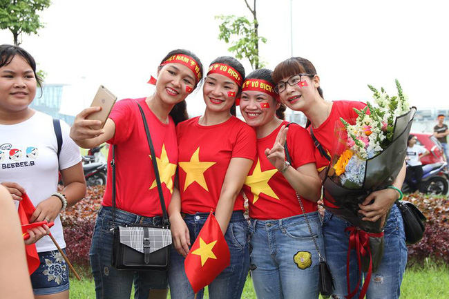 doan the thao da ve den viet nam nhung di loi rieng nhieu cdv buon ba vi khong duoc gap doi tuyen