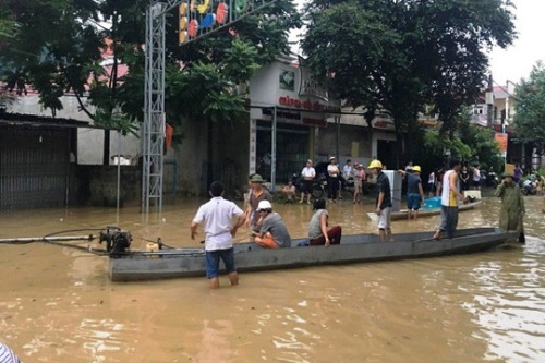 mua lu gay thiet hai nang ne ve nguoi va cua tai nhieu huyen o thanh hoa