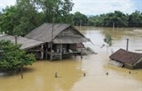 thiet hai nghiem trong do mua lu gay ra dang duoc khan truong khac phuc