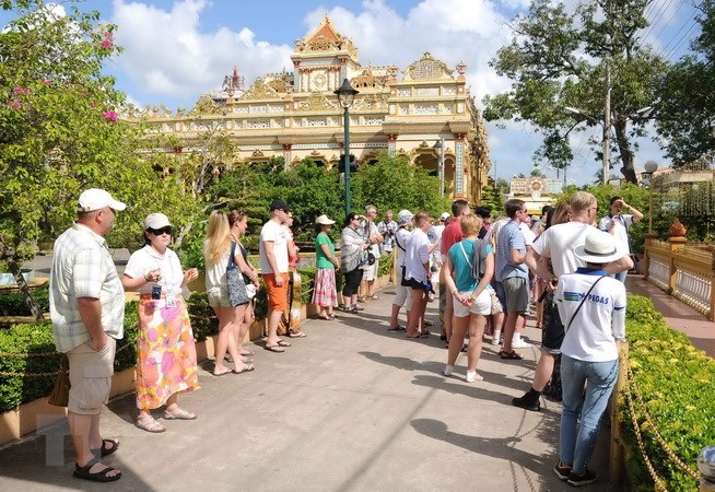 vuot cac quoc gia khac viet nam nhan giai thuong diem den du lich hang dau chau a