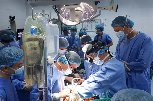 ky su xay dung ha noi gap nan khi cong tac o dao trong nam vo nghen ngao hien tang chong cuu 4 nguoi xa la