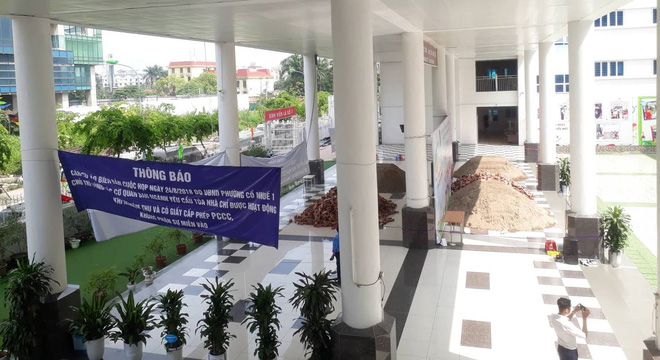 ha noi hon mot nghin hoc sinh phai di khai giang nho o truong khac vi san truong bi do day vat lieu xay dung