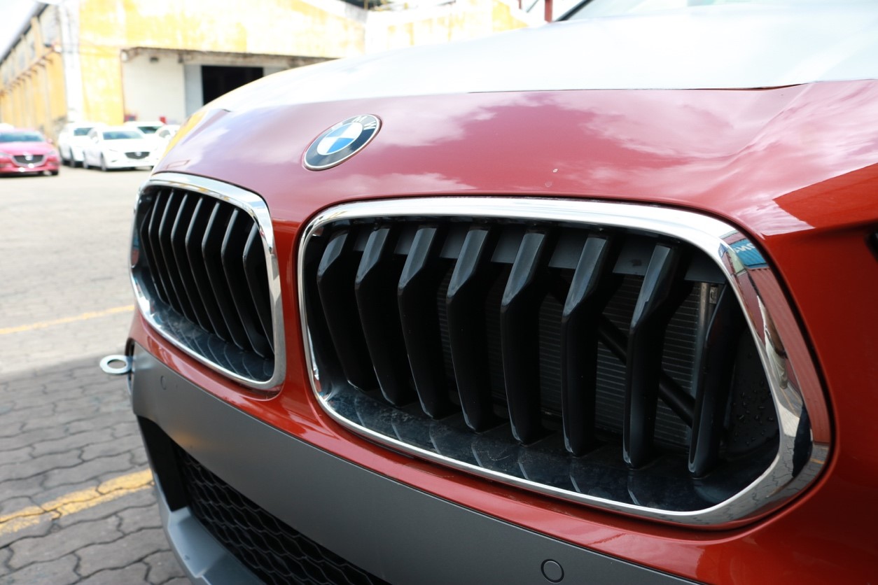 bmw x2 hoan toan moi nhung hinh anh dau tien tai cang