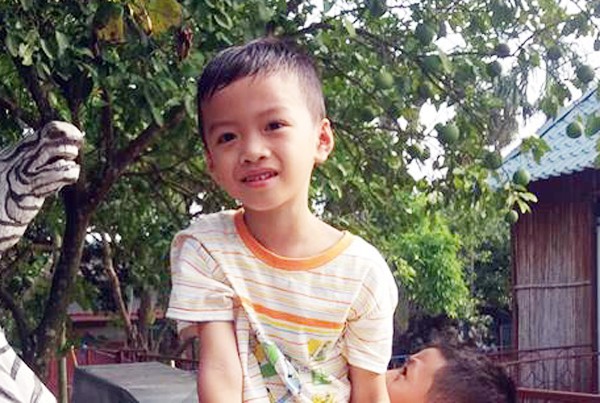 hai duong ra ben do choi be trai 7 tuoi bong mat tich suot 2 ngay