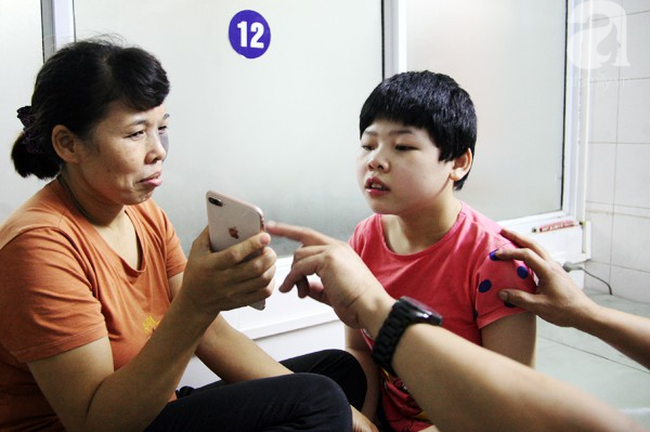 be gai 10 tuoi bai nao thich nghe nhac vang va chuyen chua ke ve nu cuoi sau nhung tieng thet vang troi