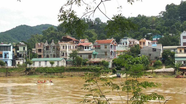 mau thuan tich tu lau ngay ghen tuong mu quang nguyen nhan chinh dan den nhung an mang vo chong