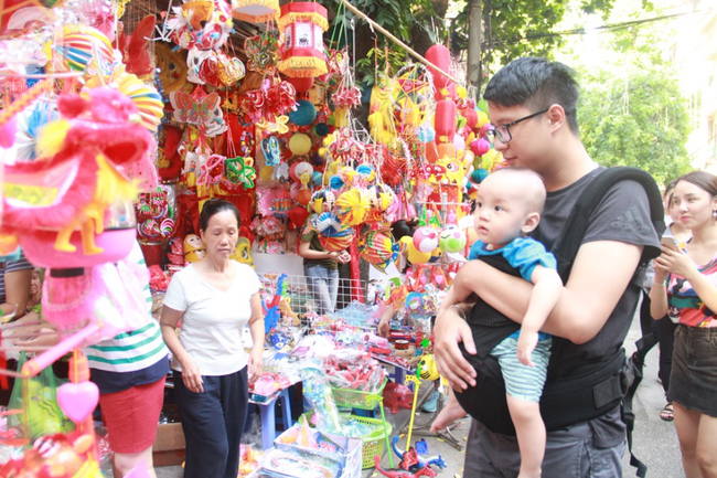 ha noi vao thu thien duong do choi hang ma lai ngop sac mau