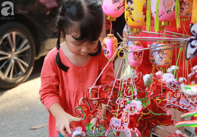 ha noi vao thu thien duong do choi hang ma lai ngop sac mau