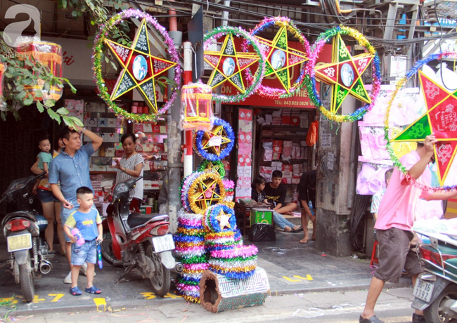 ha noi vao thu thien duong do choi hang ma lai ngop sac mau