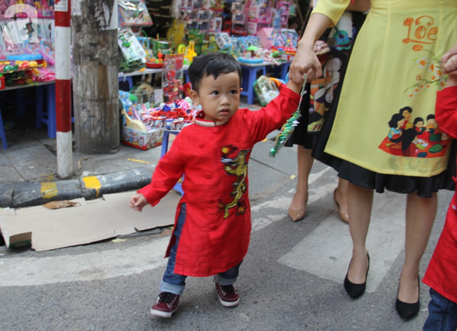 ha noi vao thu thien duong do choi hang ma lai ngop sac mau