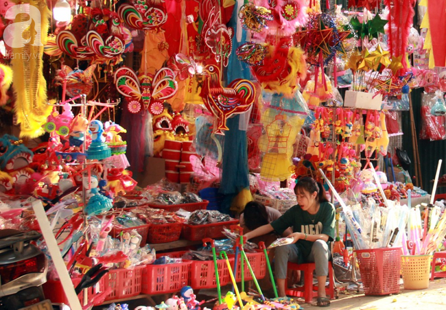 ha noi vao thu thien duong do choi hang ma lai ngop sac mau