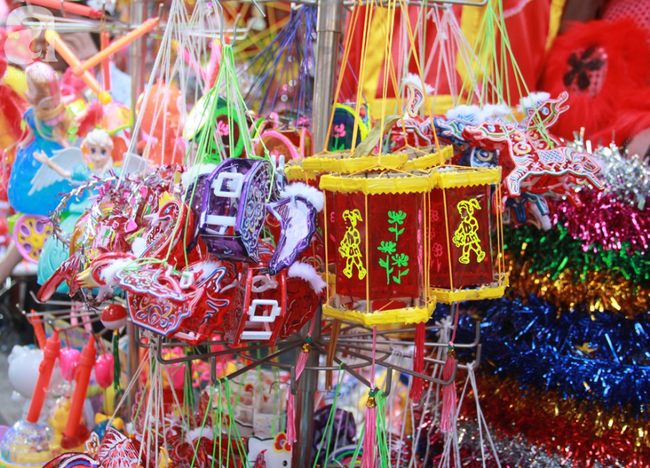 ha noi vao thu thien duong do choi hang ma lai ngop sac mau
