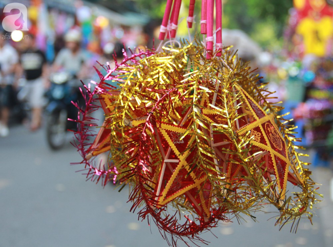 ha noi vao thu thien duong do choi hang ma lai ngop sac mau