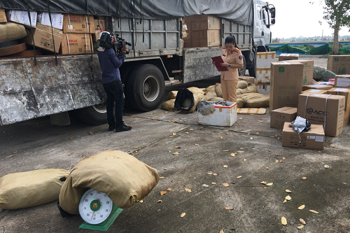 thanh hoa bat giu xe tai cho 1250 kg da da dieu boc mui oi thiu khong co giay to hop le