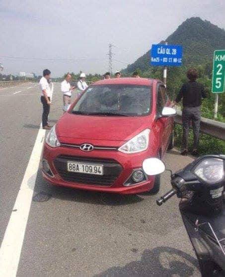 nu tai xe bi phat 7 trieu vi chay nguoc chieu tren cao toc ha noi lao cai