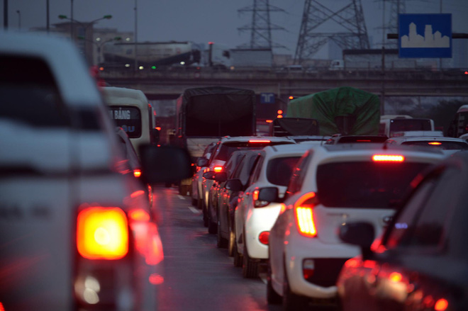 cua ngo vao phia nam tu cuoi cao toc phap van un tac hang km