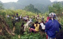 nguoi dan bang hoang phat hien thi the dang phan huy tai hoa binh