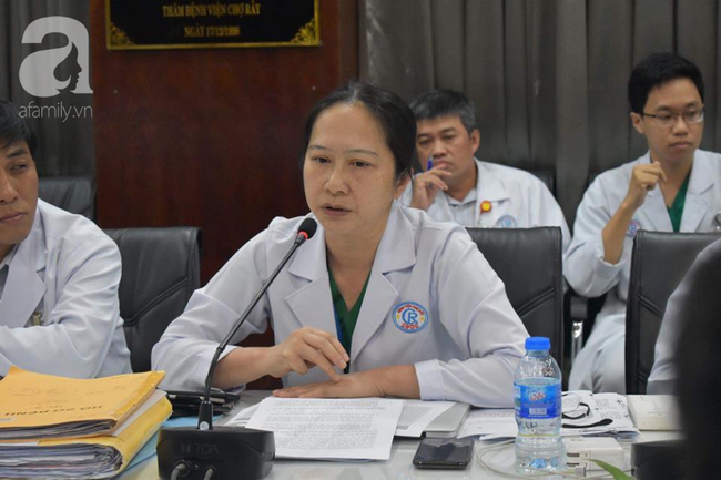 me to benh vien cho ray tac trach khien con trai 19 tuoi tu vong benh vien khang dinh lam dung chuyen mon