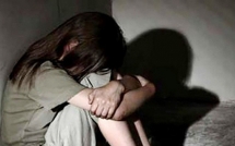 me vang nha be gai 10 tuoi bi cha ruot trum kin chan cuong buc