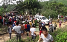 anh hien truong tham khoc vu xe bon va xe khach dam nhau roi lao xuong vuc sau khien 15 nguoi thuong vong