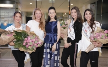 cuu nguoi mau paris vu ra san bay don hoa hau ao den tham viet nam