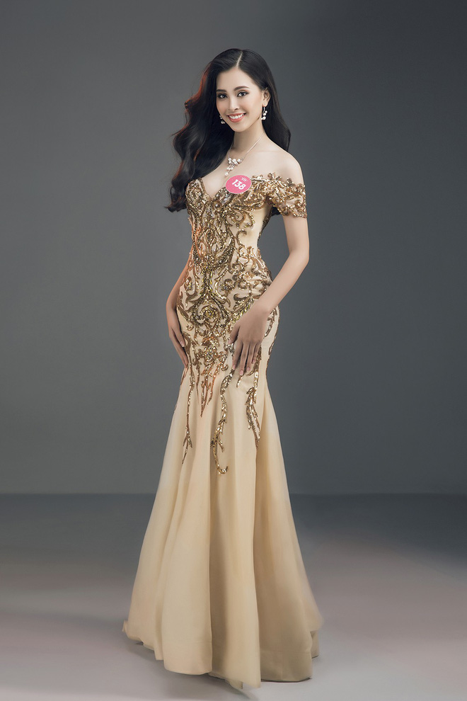 tan hoa hau viet nam 2018 tran tieu vy thi sinh nho tuoi nhat vap nga khi thi nguoi dep bien