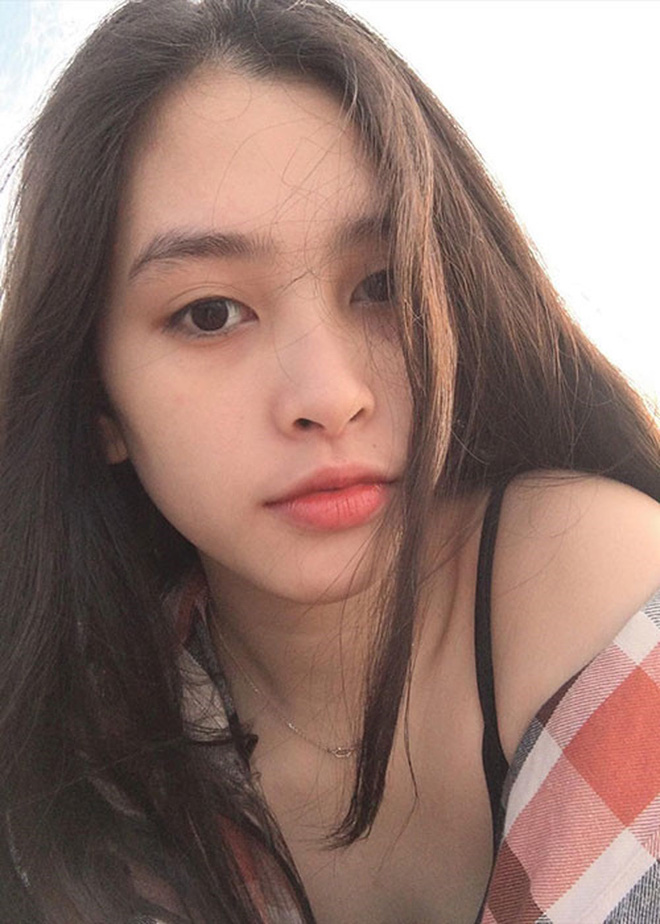 tan hoa hau viet nam 2018 tran tieu vy thi sinh nho tuoi nhat vap nga khi thi nguoi dep bien