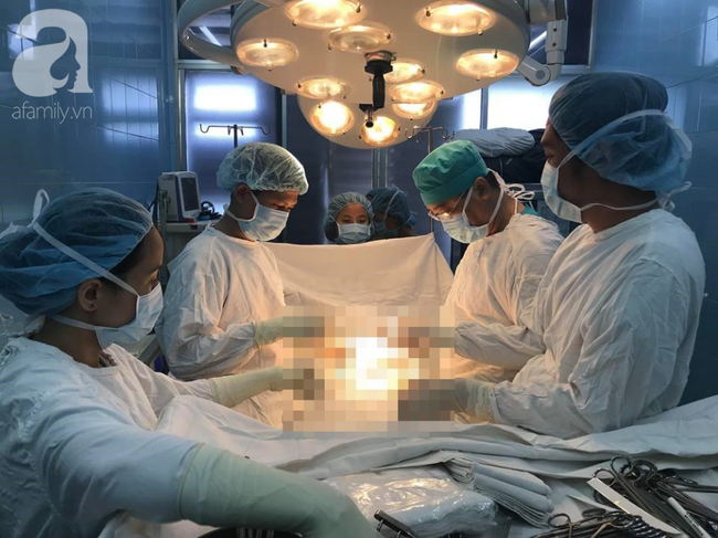 co gai tre phat hien bi ung thu tu cung khi moi 26 tuoi loi canh bao cho cac chi em hay bi ra huyet am dao bat thuong