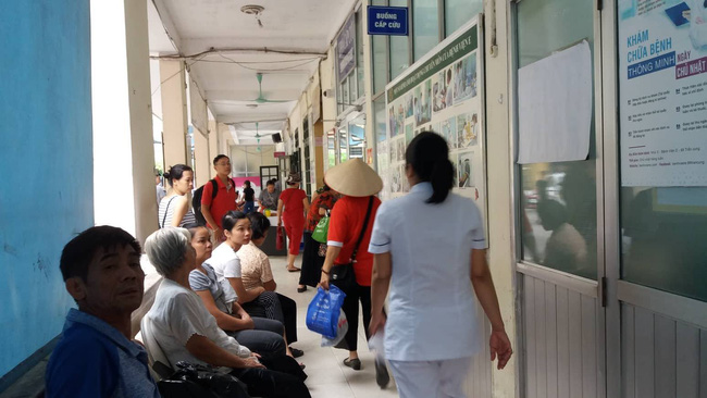 ha noi da co 7 nguoi tu vong nhieu nguoi soc thuoc tai le hoi am nhac o cong vien nuoc ho tay