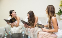 doi thu quoc te nhan xet gi ve nhan sac cua tan hoa hau viet nam tran tieu vy