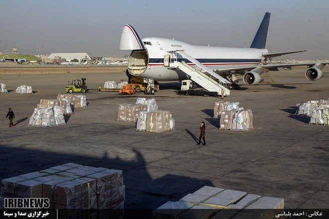 kq israel vua vo hut ca lon cho day vu khi ngay o san bay quoc te syria ten lua di lac