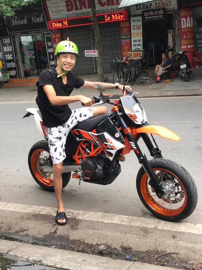 chan ngan nhung dam me xe phan khoi lon thanh nien tao nen hinh anh hai huoc tren pho