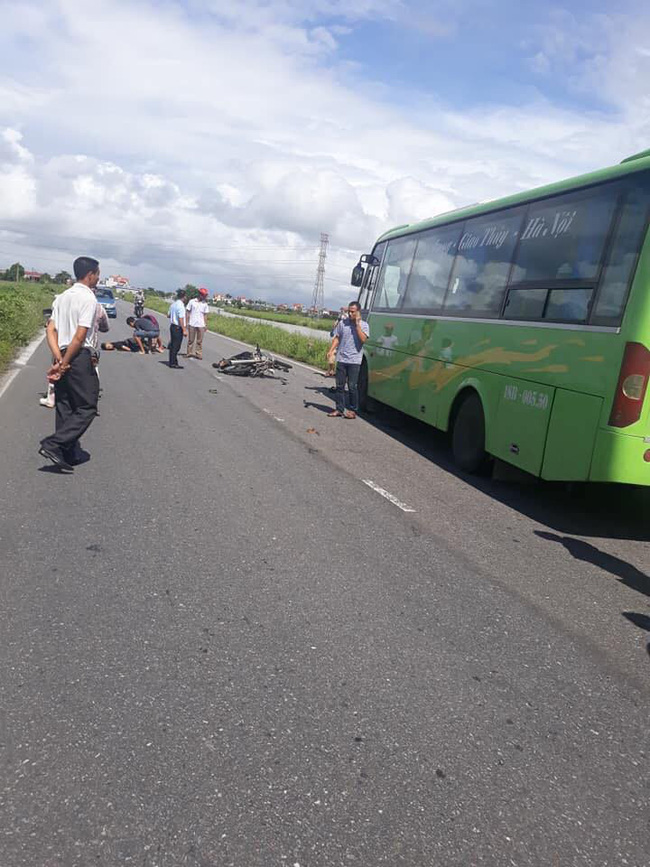 nam dinh xe may dam truc dien xe khach 2 nam thanh nien tu vong