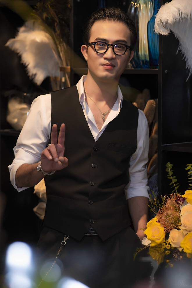 khac hoan toan tren phim canh soai ca om hoa than mat ngam nhin my soi