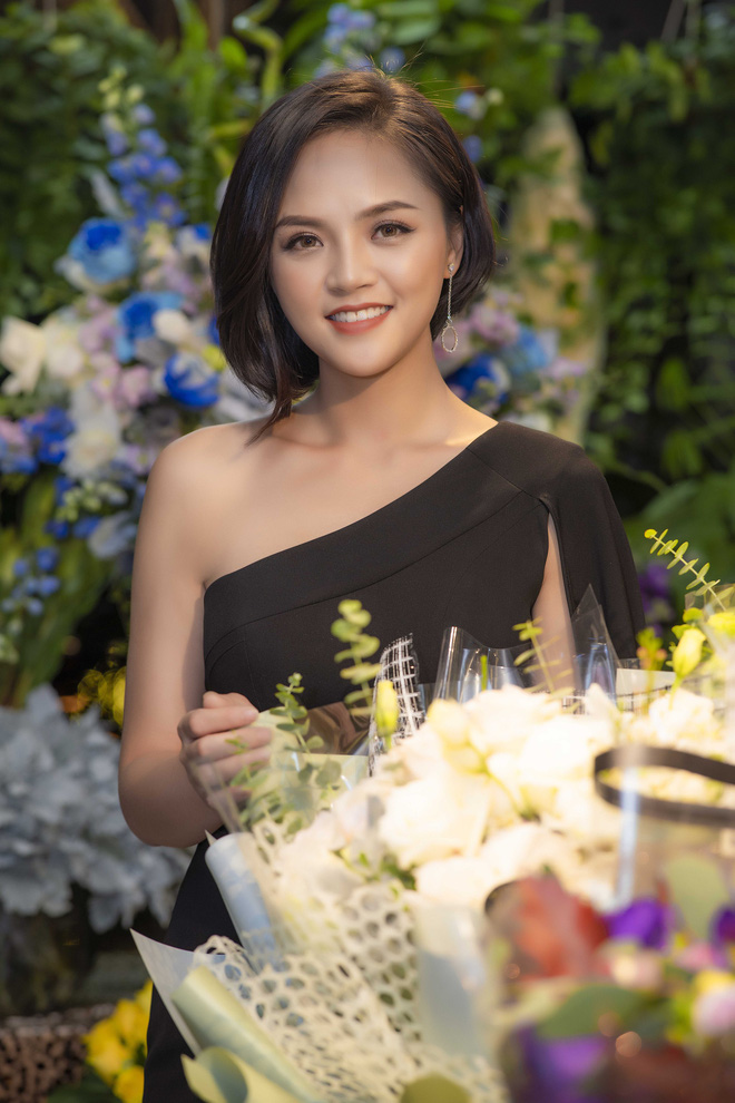 khac hoan toan tren phim canh soai ca om hoa than mat ngam nhin my soi