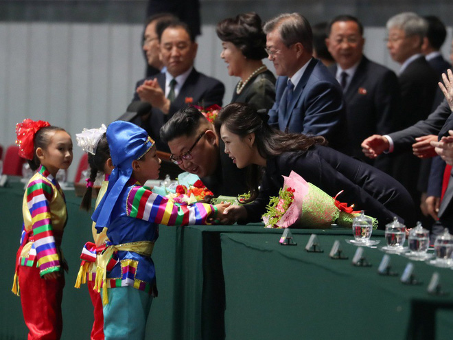 khoanh khac di vao lich su nhung su kien chua tung co tien le trong chuyen tham trieu tien