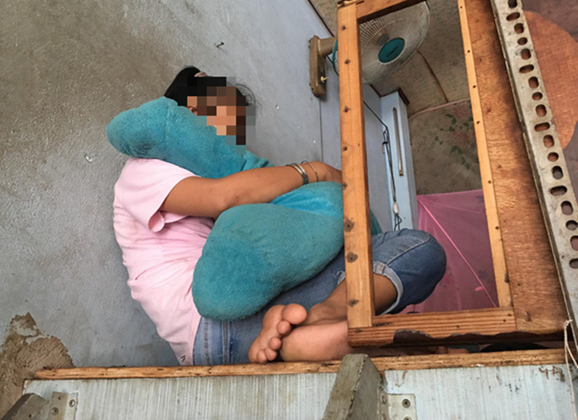 vu be gai 11 tuoi cam diec bi xam hai tai nha nghi chuyen ho so len vks de nghi truy to ga xe om doi bai